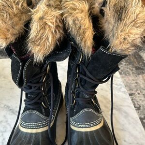 Sorel Joan of Arctic size 10 boots Barely Worn